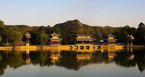 《星跃狂飙（Star Overdrive）》现已登陆PC、PS5及Xbox Series平台！